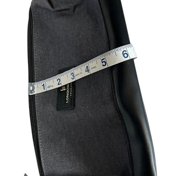 London Fog Canvas Cosmetic Bag NWT Gray Black Travel Toiletry Case Men Organizer - Picture 12 of 13